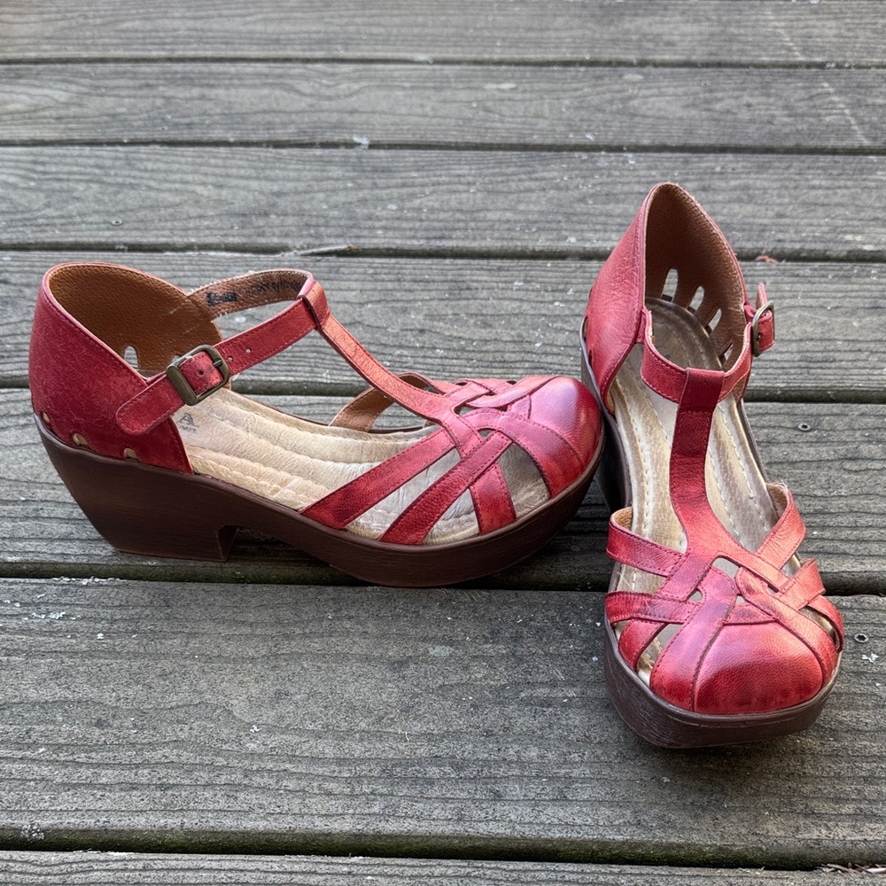 Jafa Women’s Red T-Strap Mary Jane Wedge Closed Toe Sandals Sz 39